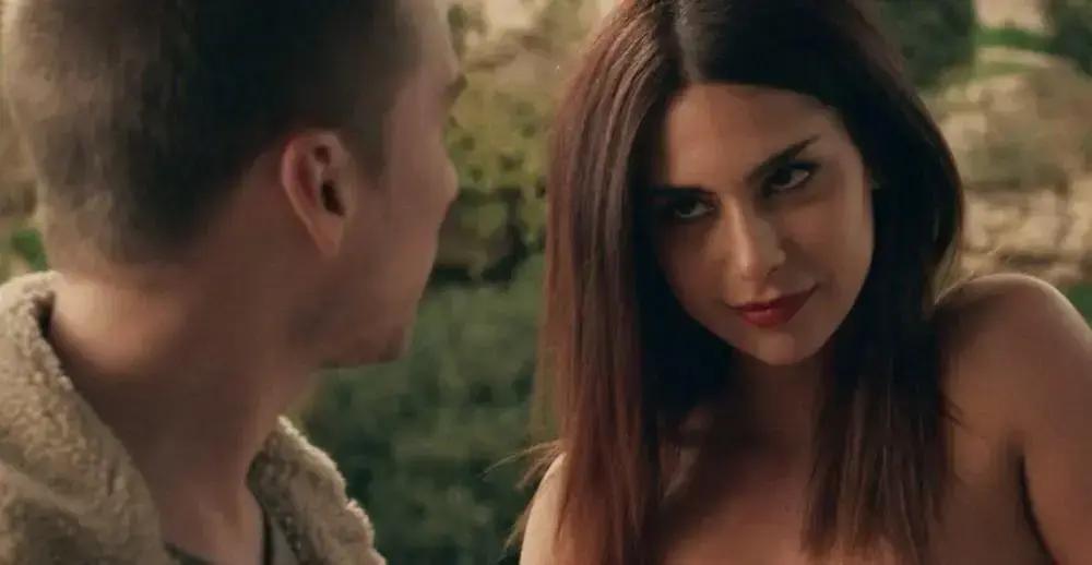 5 Razões para Amar o Romance de Terror Corporal em Spring