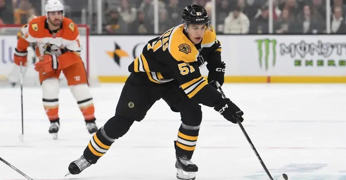 5 Razões para Matt Poitras Jogar na Defesa Esquerda no NHL 25