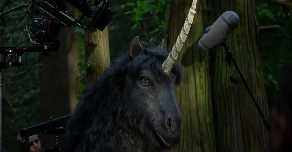 A Morte do Diretor de Unicorn: Simbolismo e Corrupção