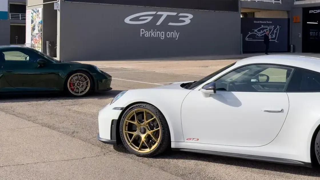 A Nova Porsche 911 GT3: Otimização de Peso e Aerodinâmica