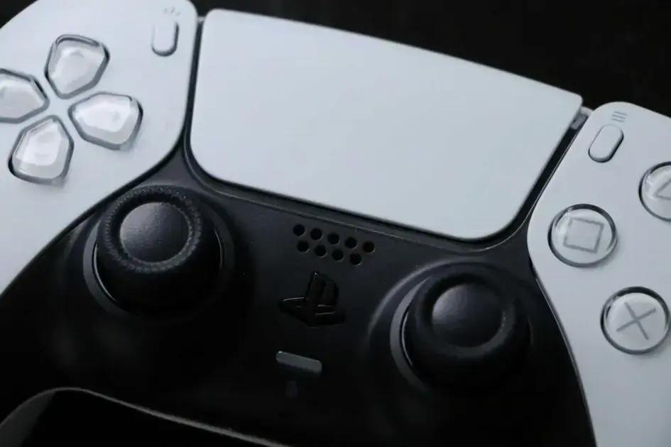 Atualização do PS5 traz conectividade múltipla para o controle DualSense